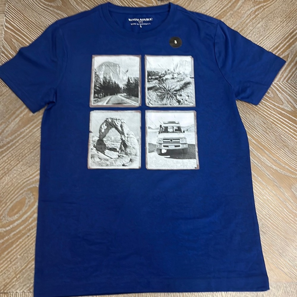 Banana Republic t-shirt size small